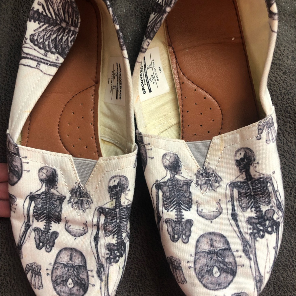 Groovebags size 7.5 Skull Skeleton shoes